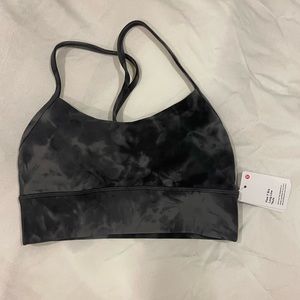 BRAND NEW NEVER WORN Lululemon Flow Y Bra Long Lone *Nulu Size 4